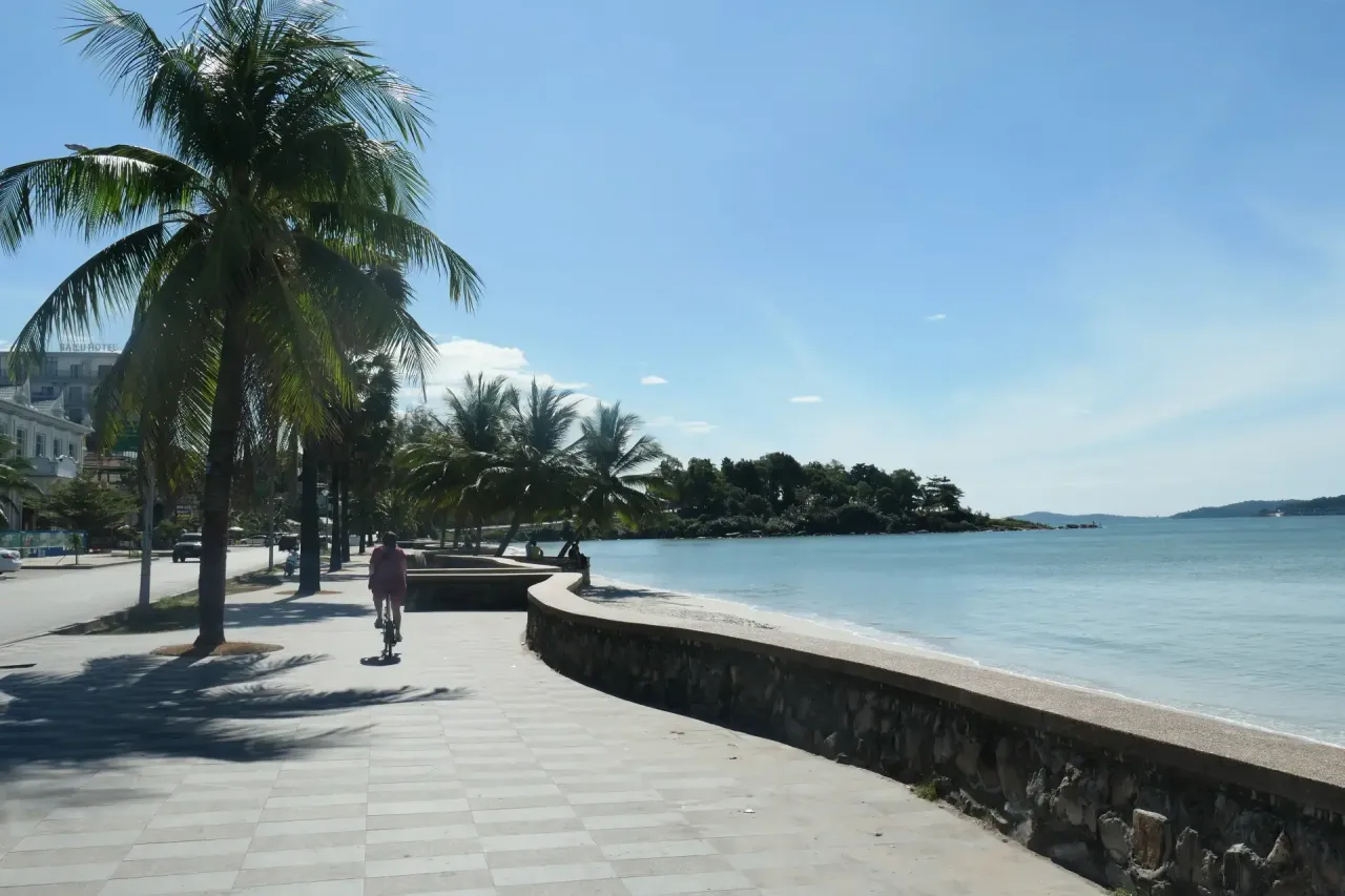 04-sianoukville-ein-sonntag-am-meer