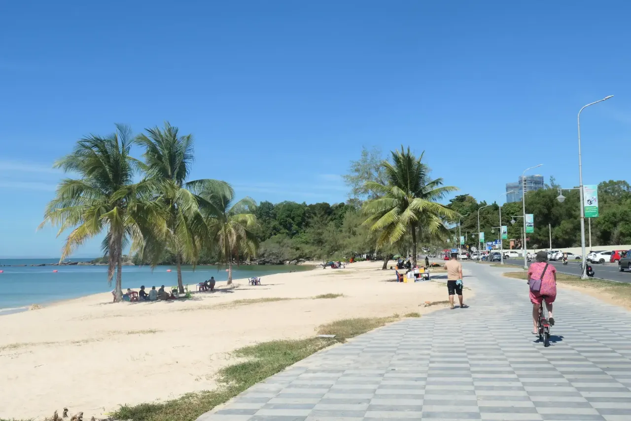 08-sianoukville-ein-sonntag-am-meer