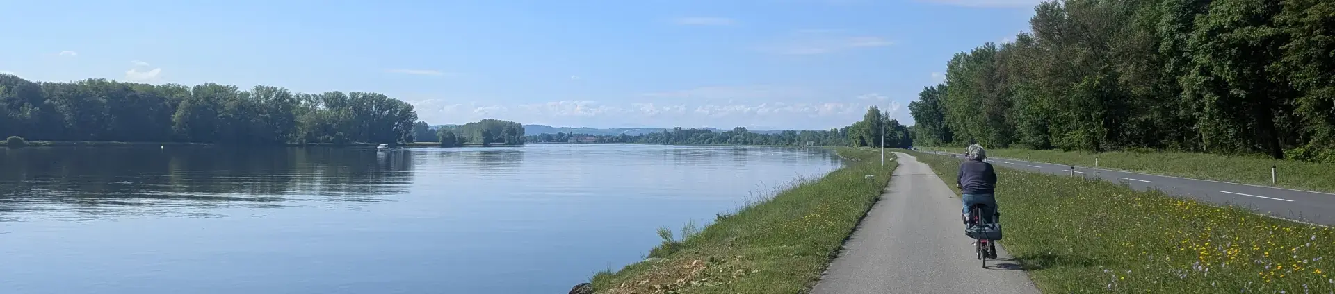 Passau Wien Etappe 02: Radeln im Sonnenschein Passau Wien Etappe 02: Radeln im Sonnenschein