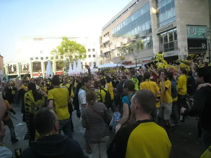 33-BVB-Borussia-Dortmund-Deutscher-Meister-2011