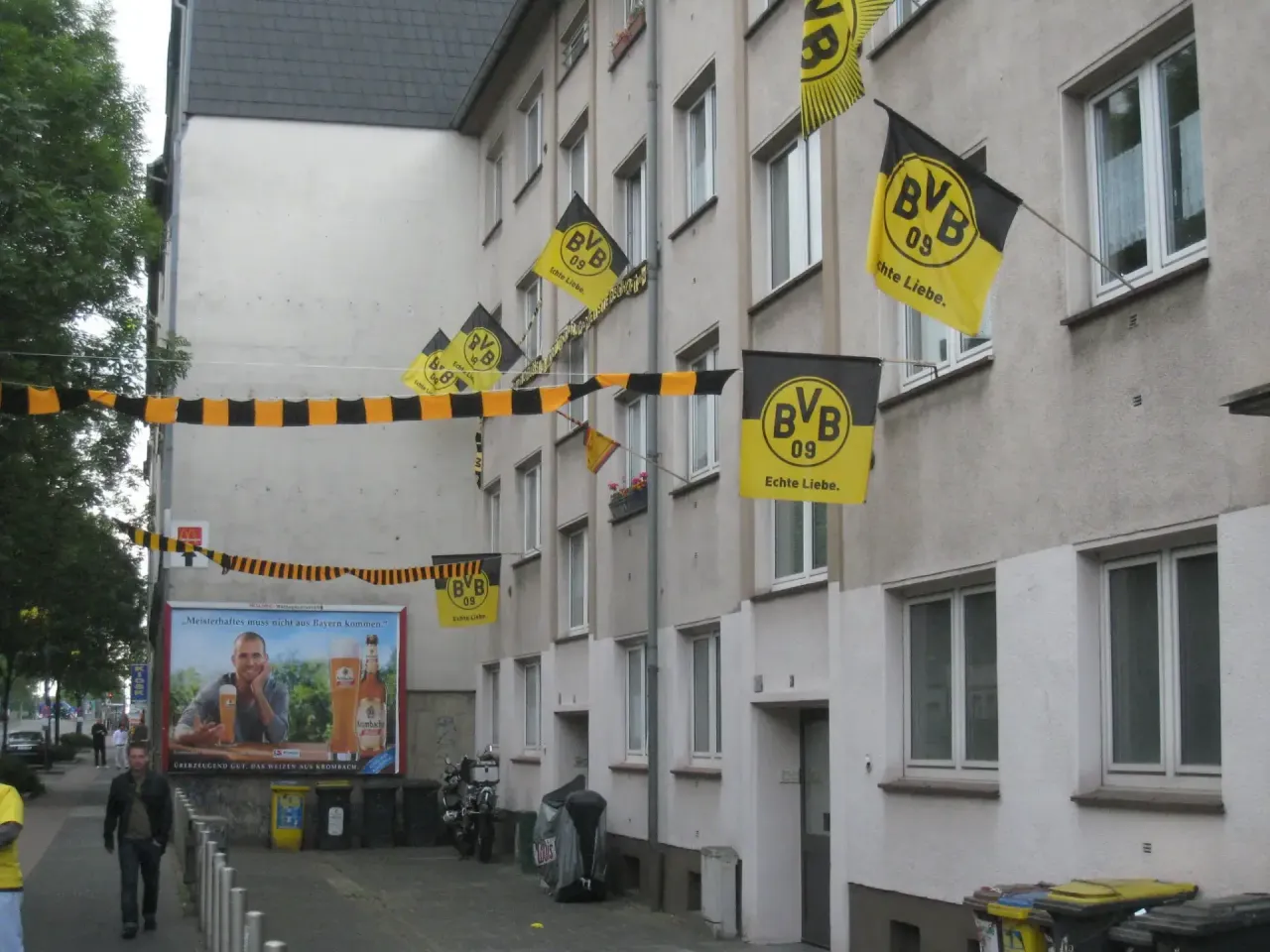 04-warmup-am-borsigplatz-2011