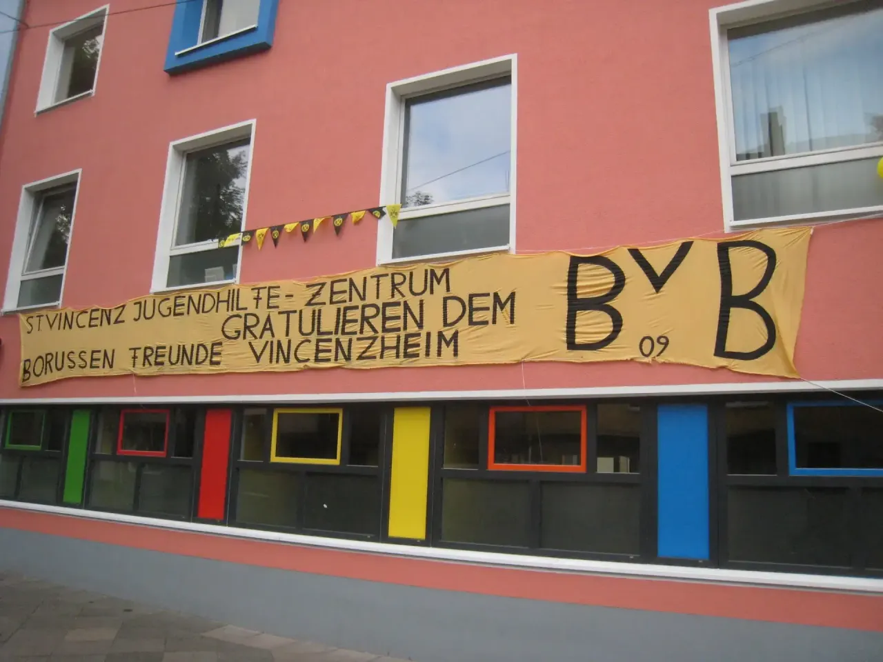 08-warmup-am-borsigplatz-2011