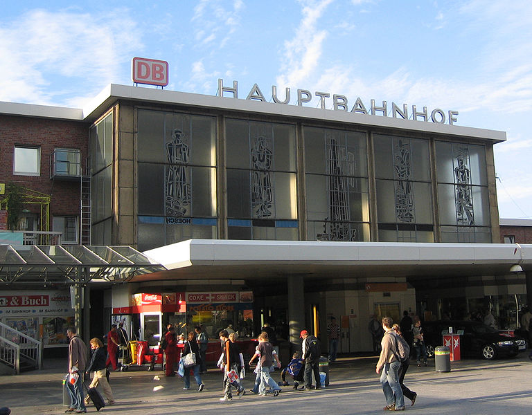 Das historische Eingangsportal der Hauptbahnhofs zu Dortmund