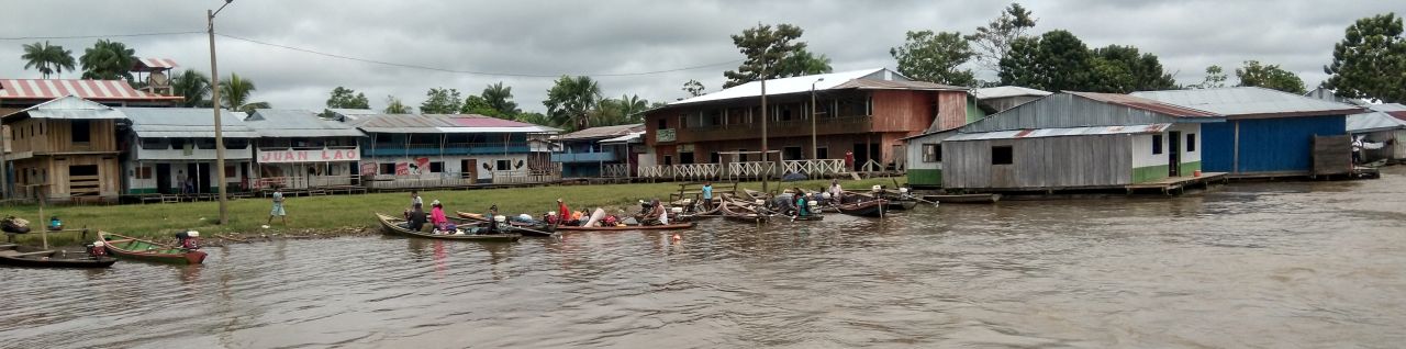 Im Boot auf dem Amazonas von Iquitos nach Leticia