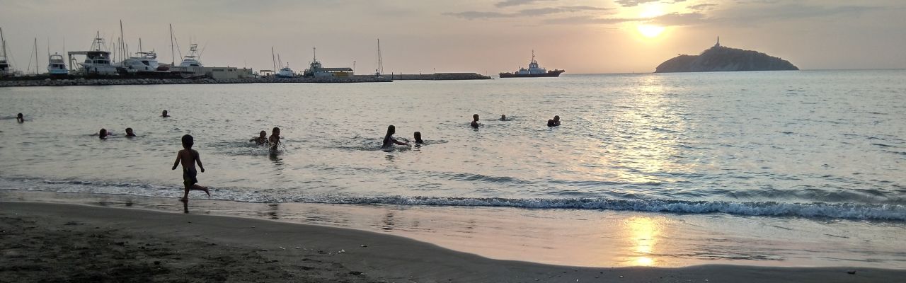 Sonnenuntergang am Strand in Santa Marta