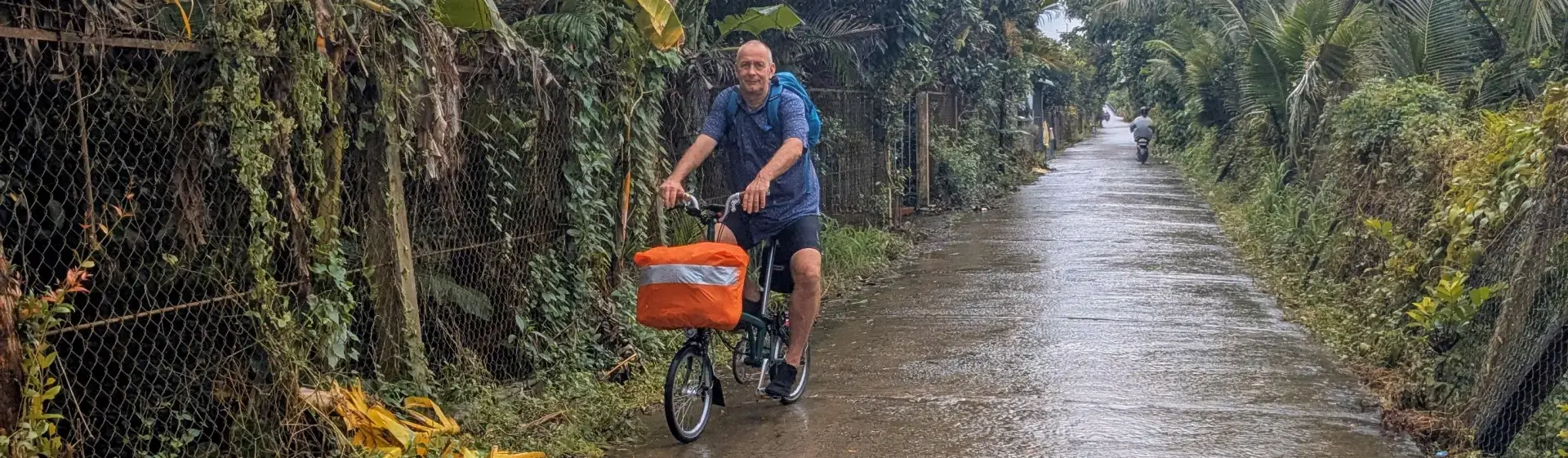 auf dem brompton durch das delta